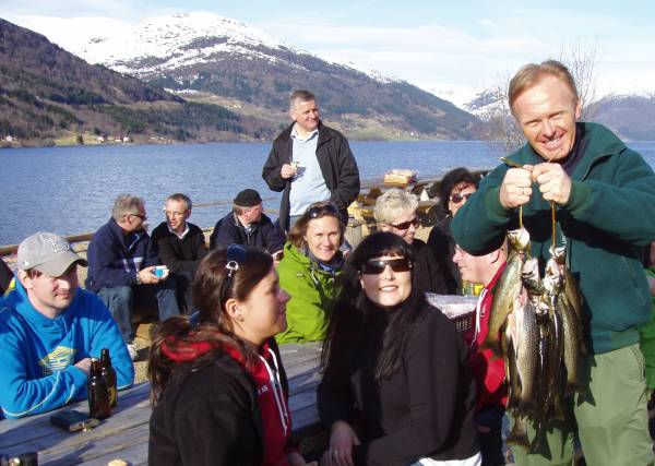Fin start for vårfisket i Jølstravatnet